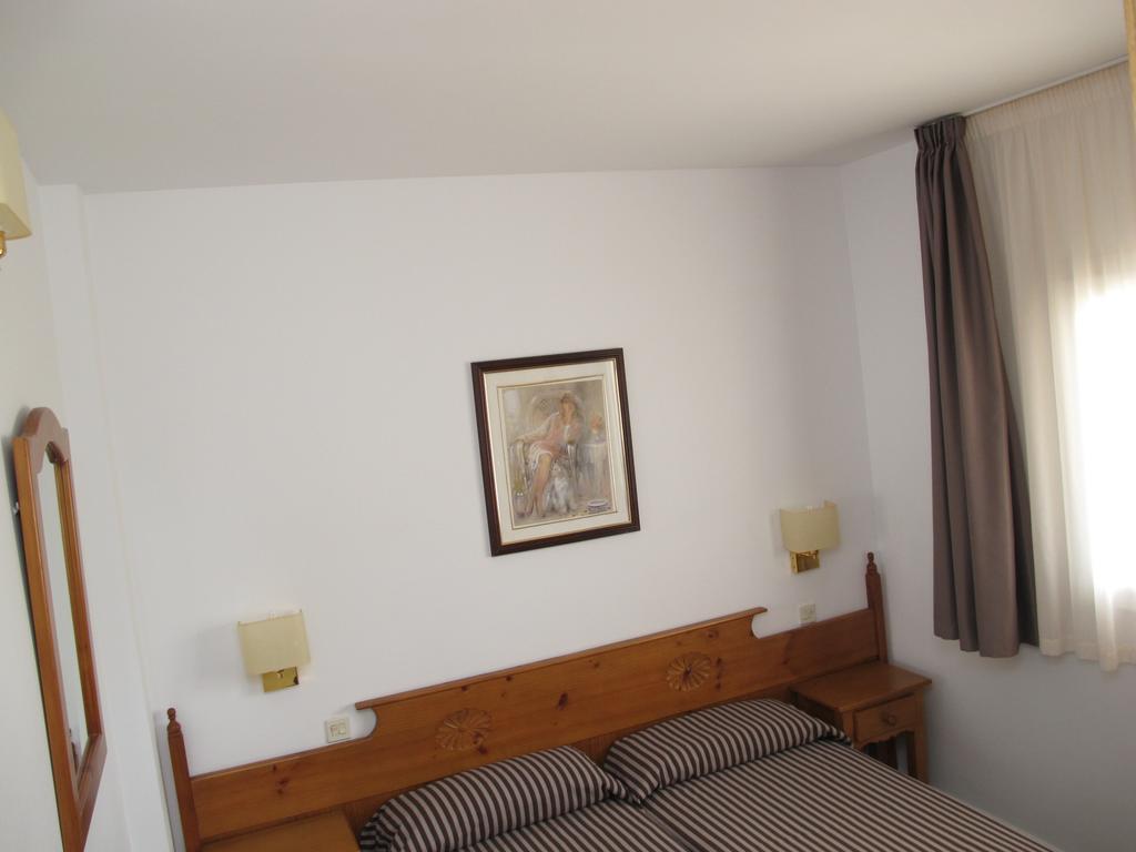 Apartamentos Santi Lloret de Mar Rom bilde